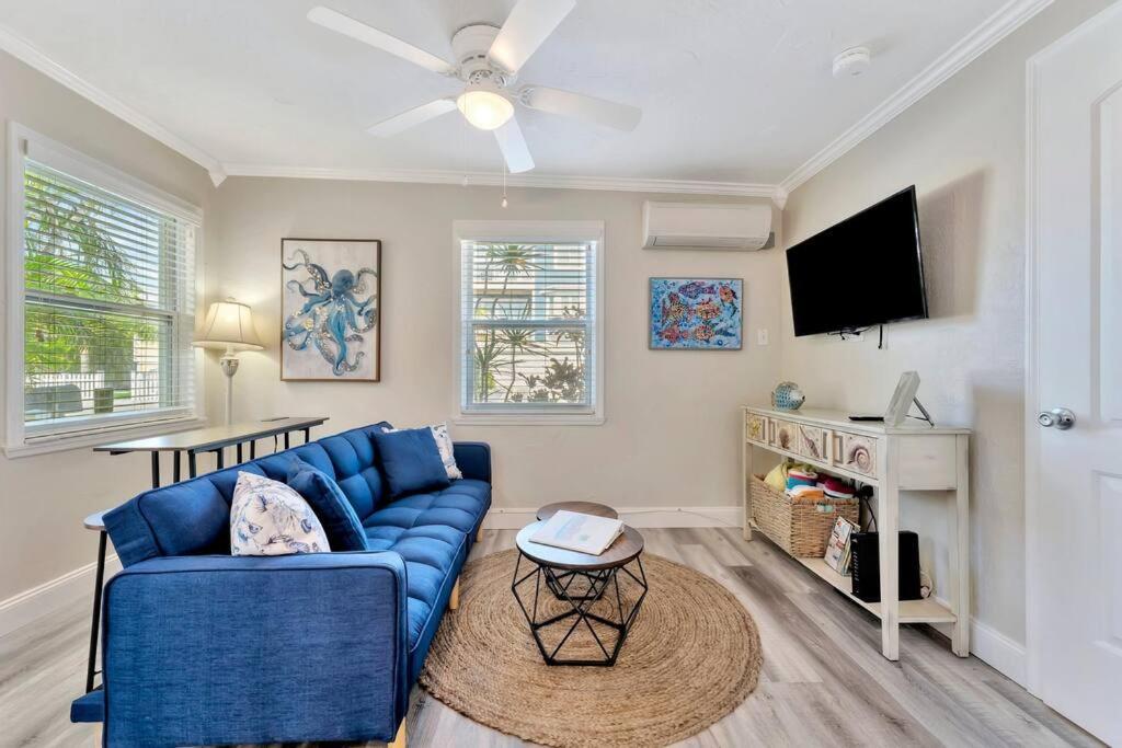 Sea Gem One Bed One Bath Charmer Steps To Beach Брейдентон Бийч Екстериор снимка